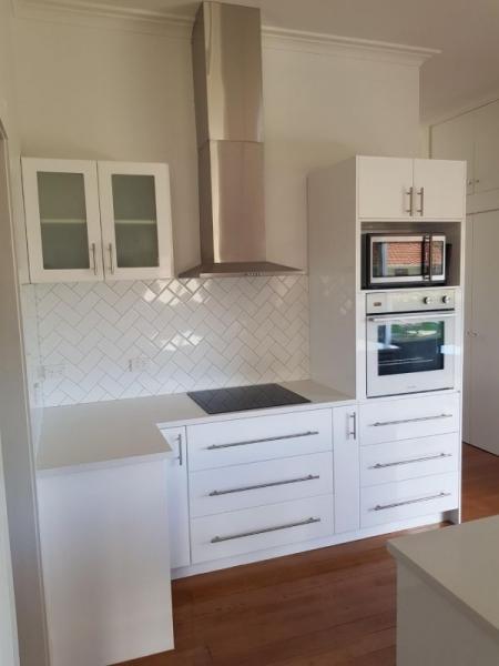 Bungalow kitchen renovation - reconfigure existing kitchen for new kitchen layout including new benchtops. New walk in pantry behind kitchen.