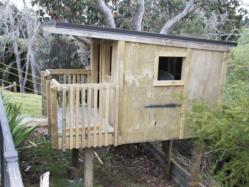 Builder for kids cubby-house or tree-fort.